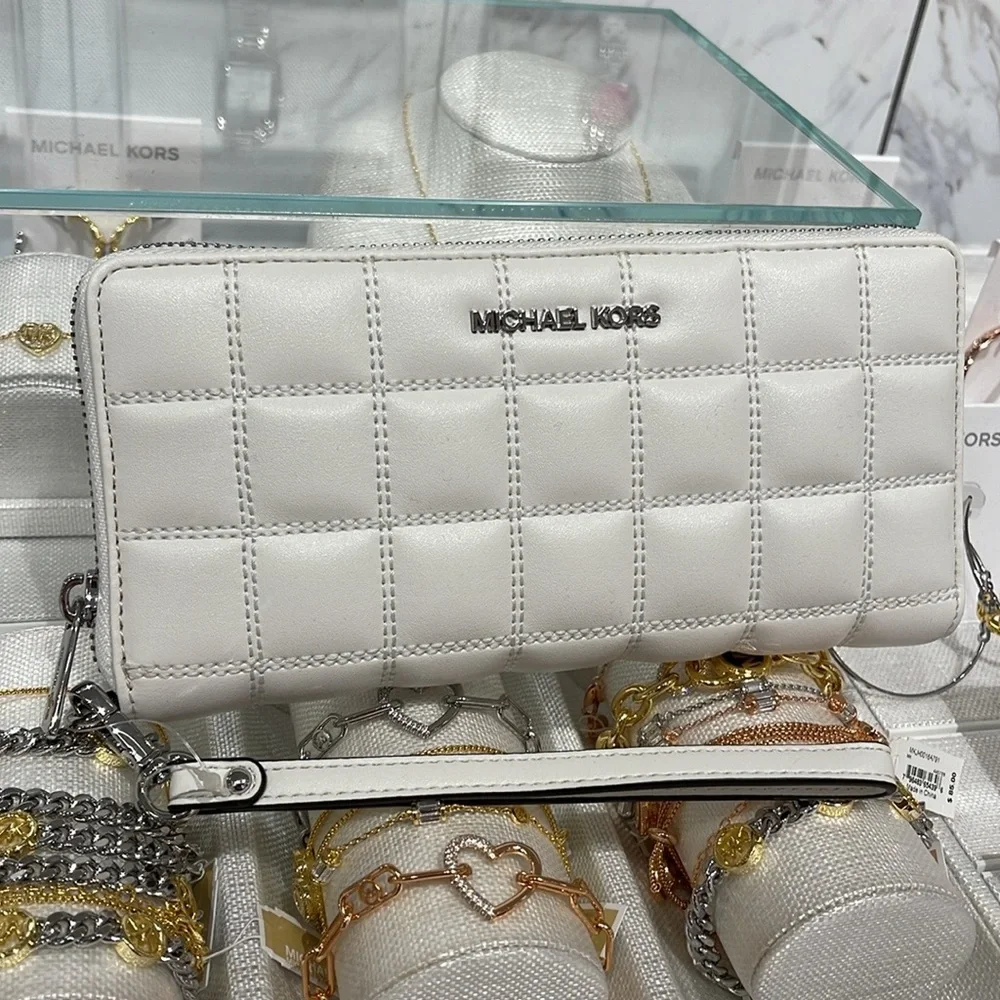 MICHAEL KORS
Continental Wristlet Phone Case Wallet
Optic White
NWT - Picture 12 of 16